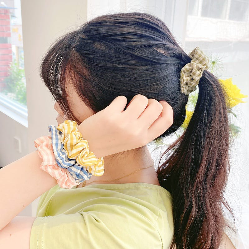 IKAT RAMBUT GAYA KOREA SCRUNCHIE KUNCIRAN RAMBUT MOTIF PETAK SCRUNCHIES