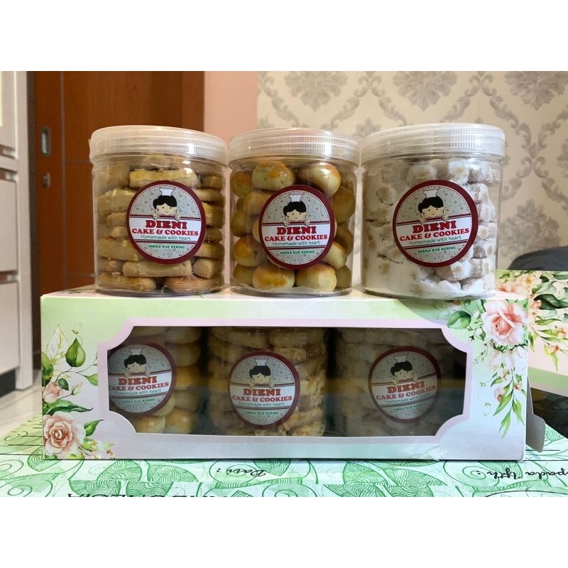 

Hampers Kue Nastar, Kastangel, Putri Salju 500 gr | Parcel Lebaran | Hampers Ramadhan | Hampers Lebaran