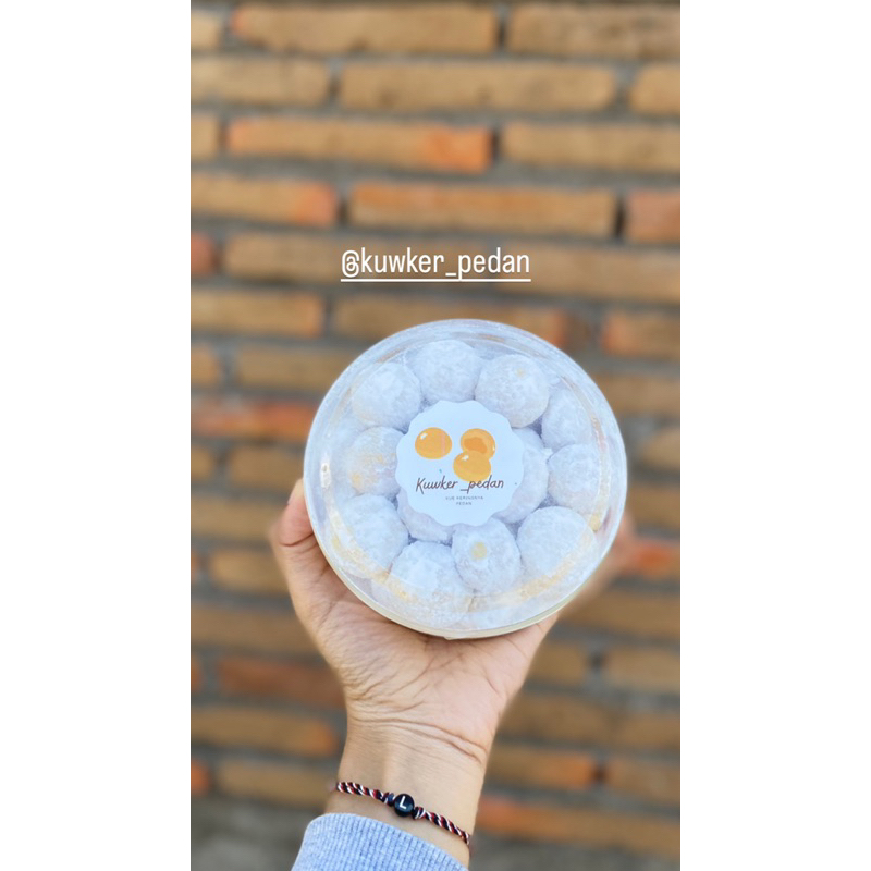 

Kue Putri Salju