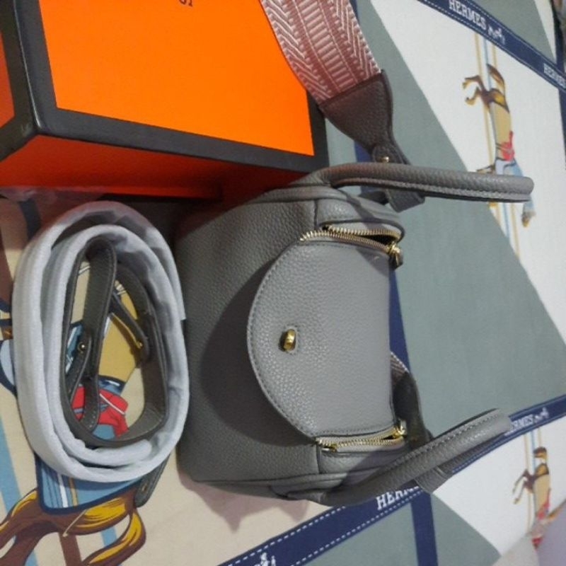 Preloved Hermee Lindoy