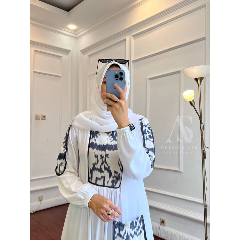 anjani store/ gamis putih anjani/ abaya putih anjani/ gamis putih branded