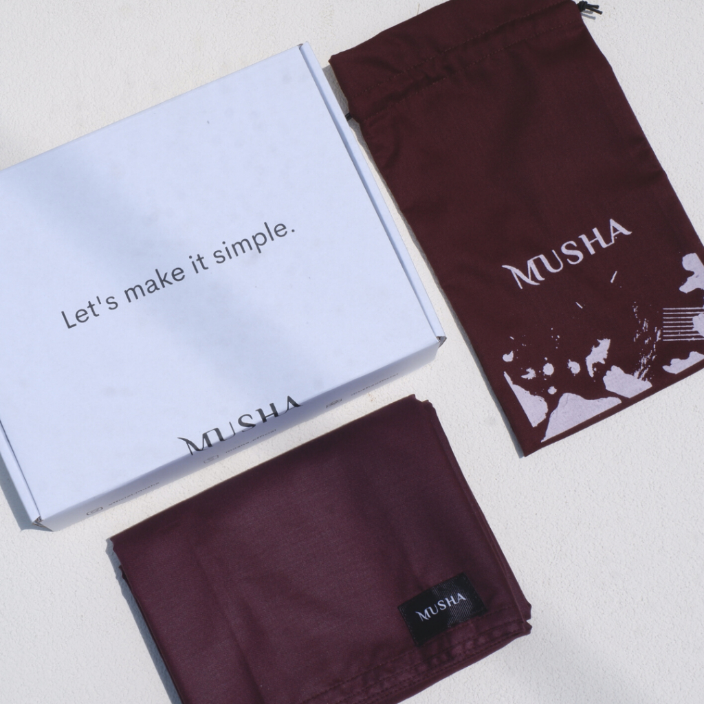 Musha Premium Plain Sarung with Travel Pouch - Maroon | Sarung Polos Premium