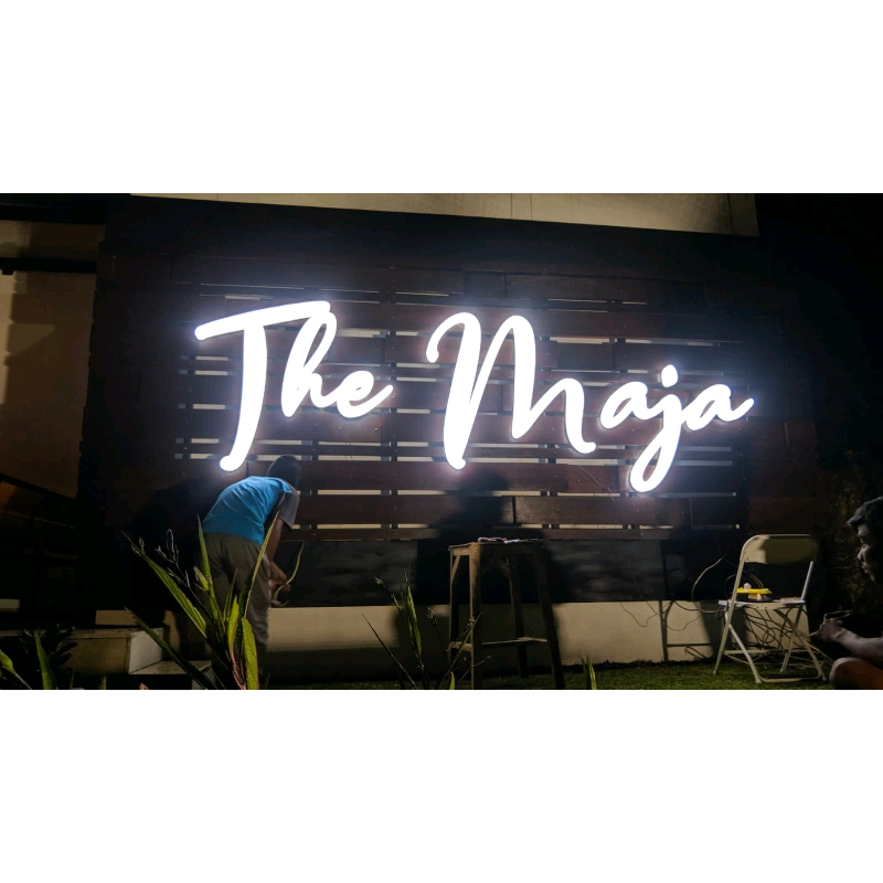 Custom Huruf Timbul Akrilik Led Lampu Nyala