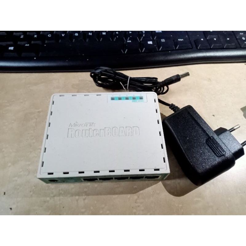 Mikrotik RB750Gr3 bekas