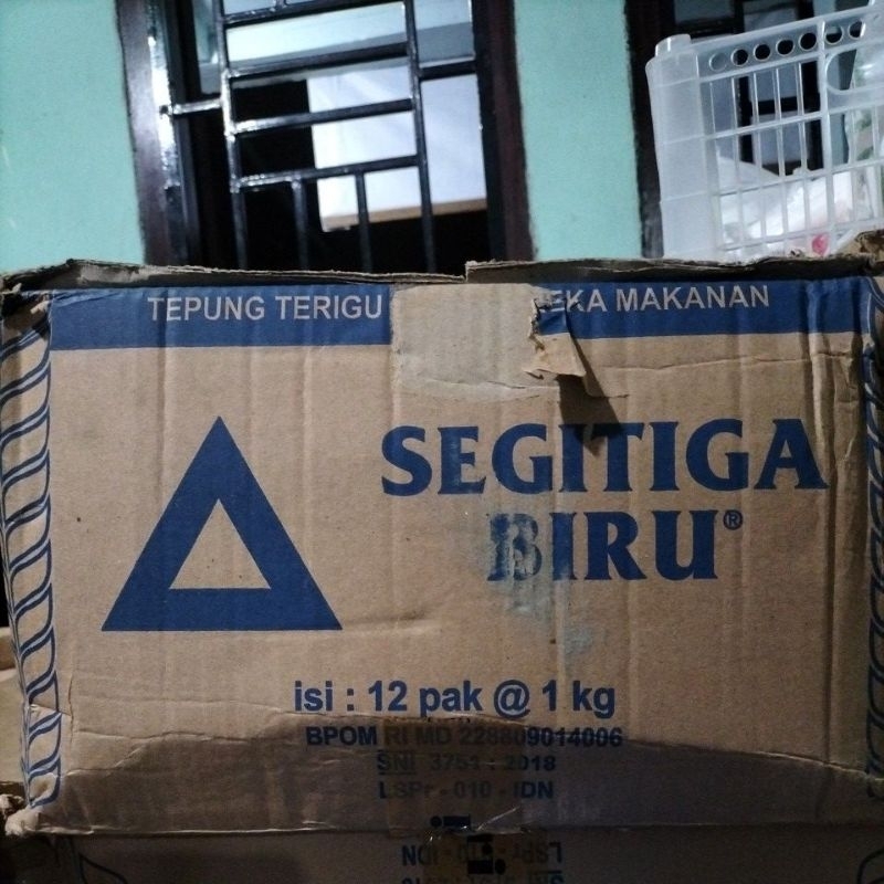 

tepung terigu segitiga biru dus an (plastik bening)