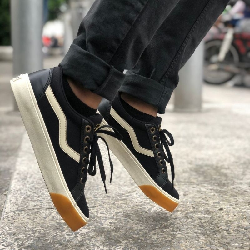 SEPATU VENTELA ORIGINAL | Sepatu Ventela Republic Low Black Gum | Sneakers Canvas Hitam Sepatu Pria 