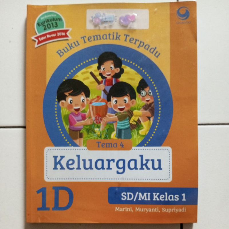 Buku Tematik 1D Keluargaku