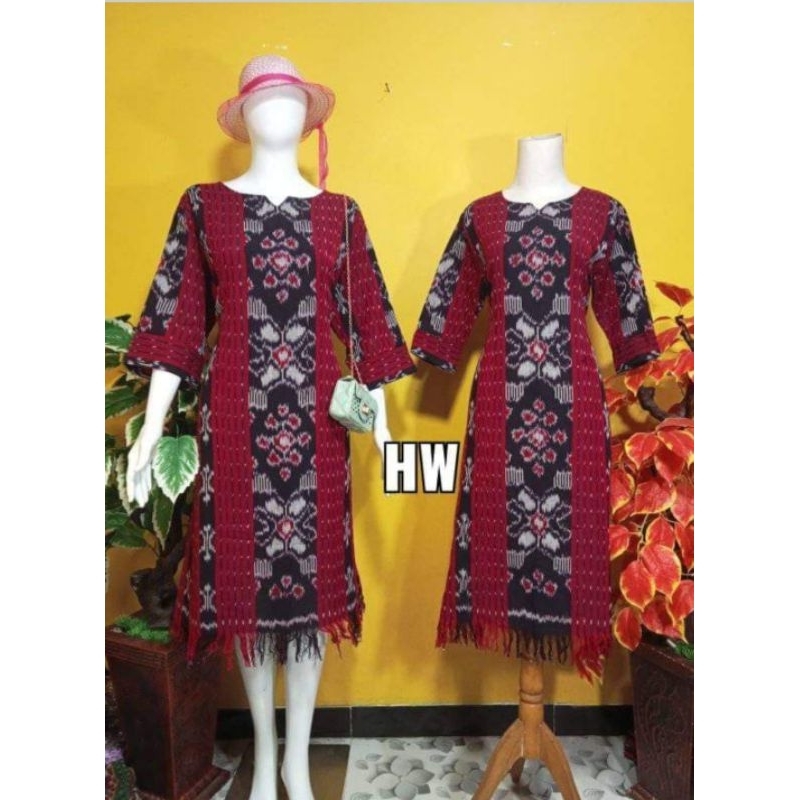 Atasan baju kerja warna merah motif tenun ntt