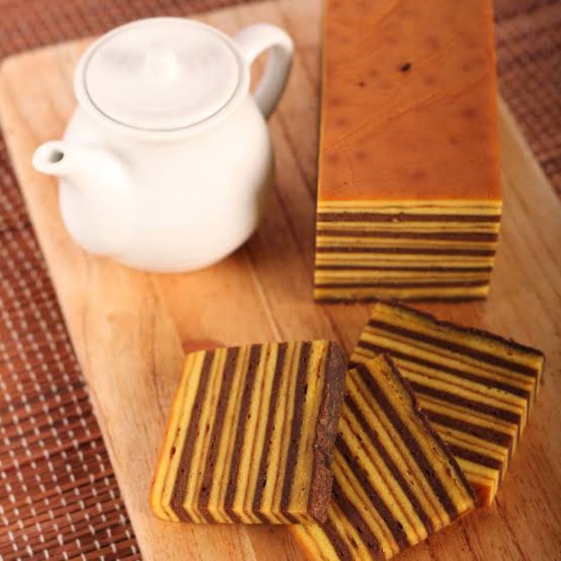 

lapis legit spesial coklat 17×17 800gram fresh from oven