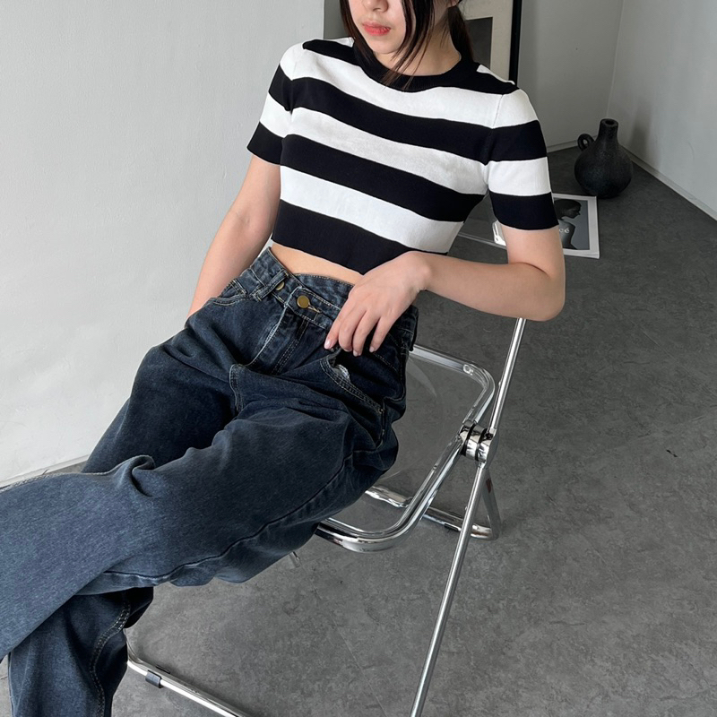 KLAYE - Jose Stripe Crop Top | Kaos Crop Wanita Garis