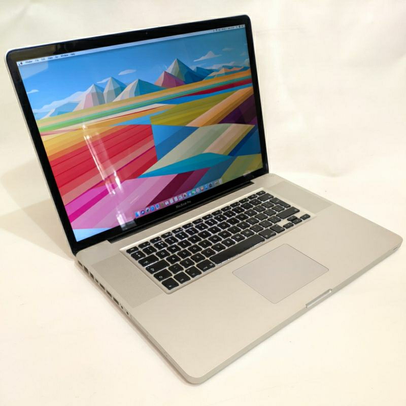 laptop Layar 17inc Macbook pro 17 8.3 - Core i7 - ram 16gb ssd 512gb - Dual vga Amd