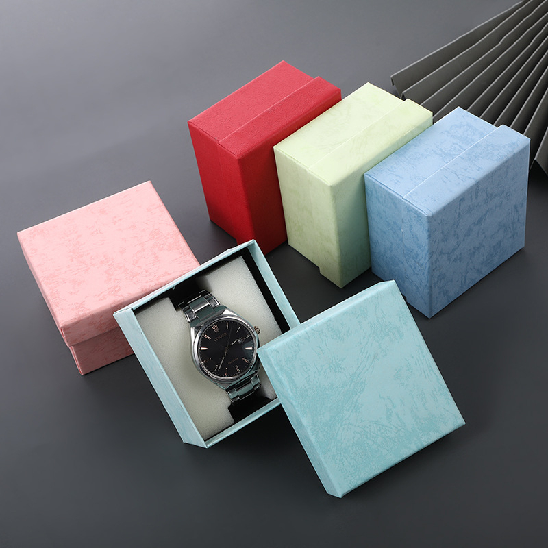 

Gift Box Kotak Jam Tangan Gelang Hadiah Valentine Ulang Tahun SNP001