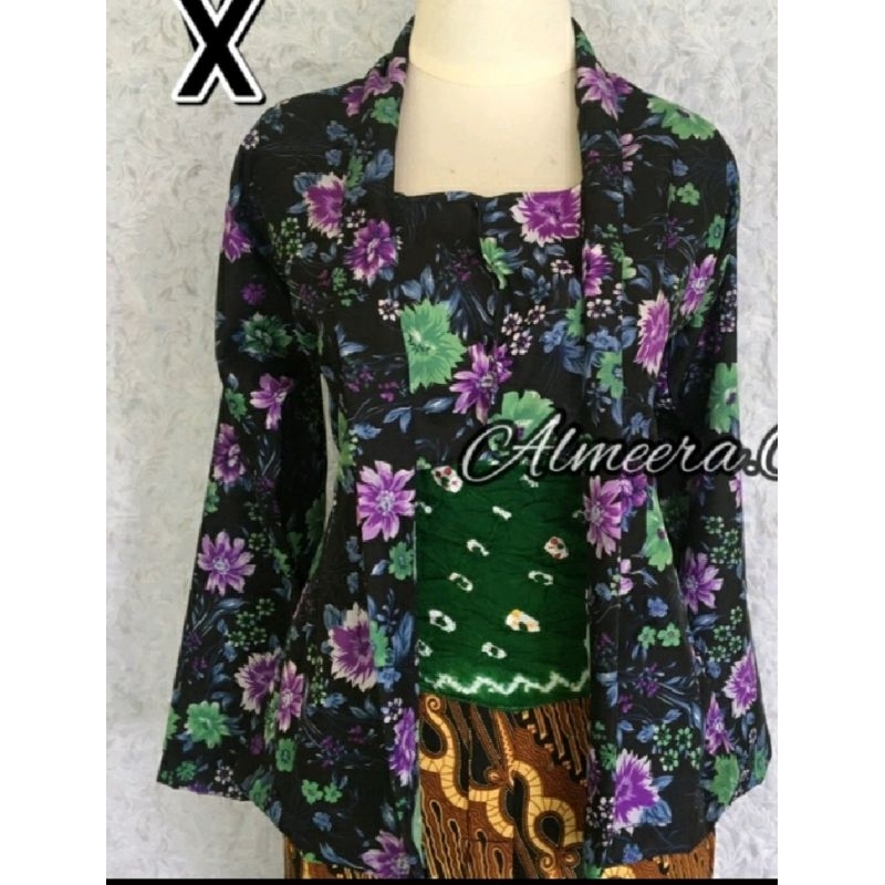 Kebaya Kembang Model Kutu Baru