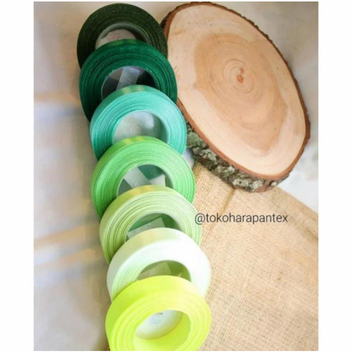 

Pita Satin Tw / Pita Kain / Pita Bunga Buket / Silk Ribbon 3/4 Inch Pita 2 Cm ( Roll ) isi 20 yard