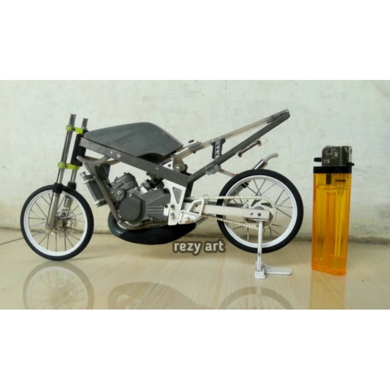 miniatur motor ninja skala 1:18