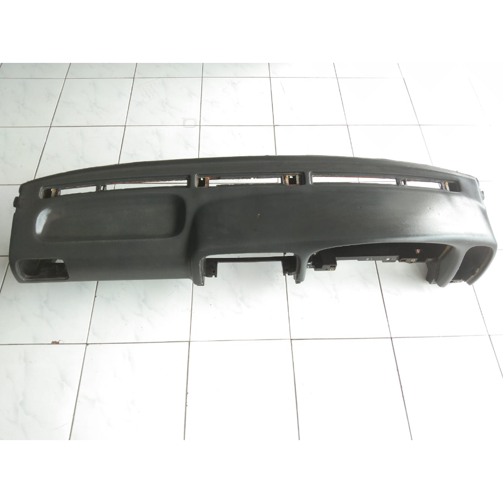 Dashboard Mobil Nissan Terrano Copotan Original