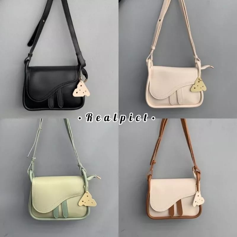 Tas Selempang Wanita Kadita / Sling Bag Wanita Terbaru ( Tanpa Gantungan )