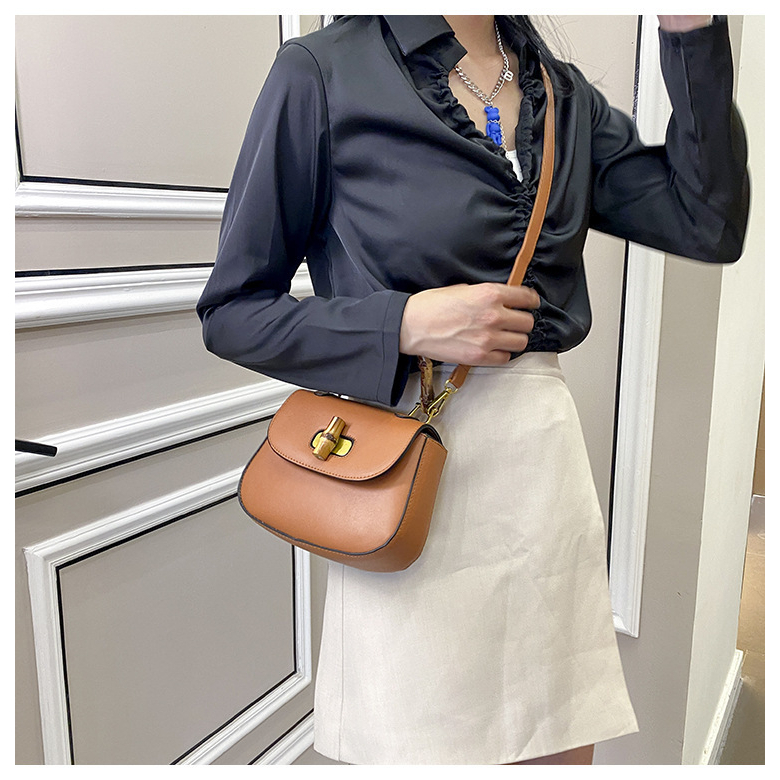 TAS SELEMPANG WANITA SHOULDER BAG KOREA FASHION SLINGBAG KEKINIAN BAHU CEWE KULIT LEVANA TA796B7 PREMIUM COKLAT BRANDED IMPORT BATAM TERBARU SIMPLE