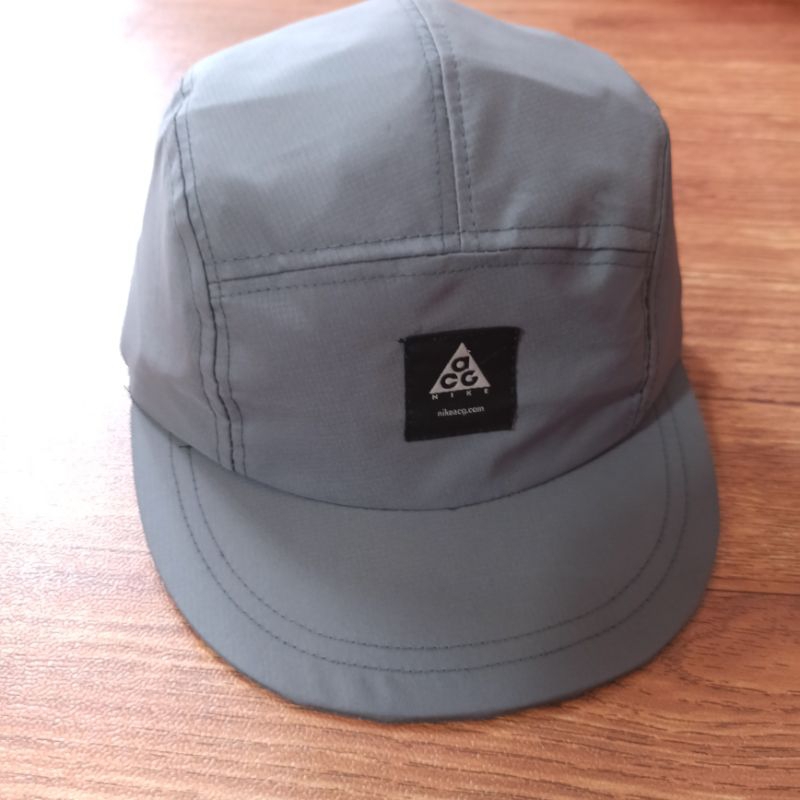 topi nike acg