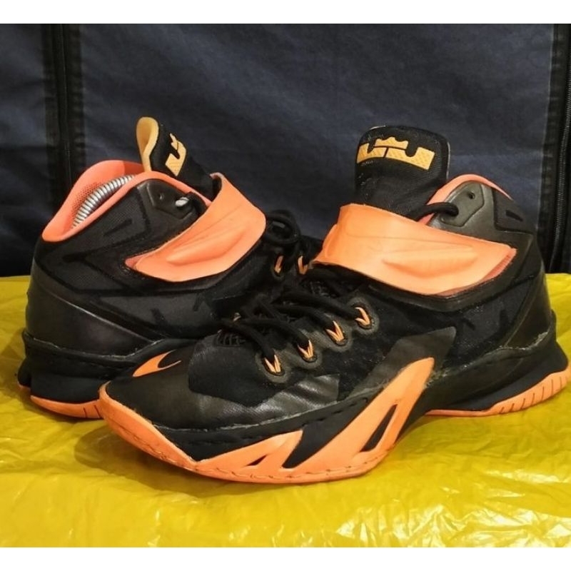sepatu Basket lebron sz 42 ori second bal