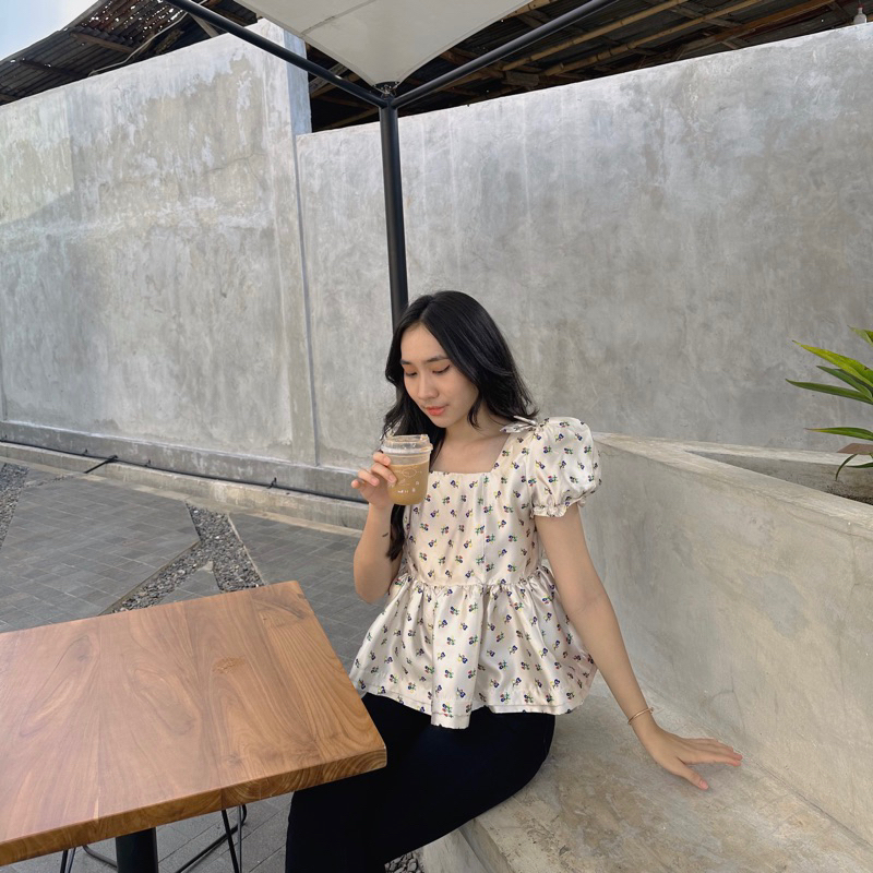 READY STOCK FLORA TOP