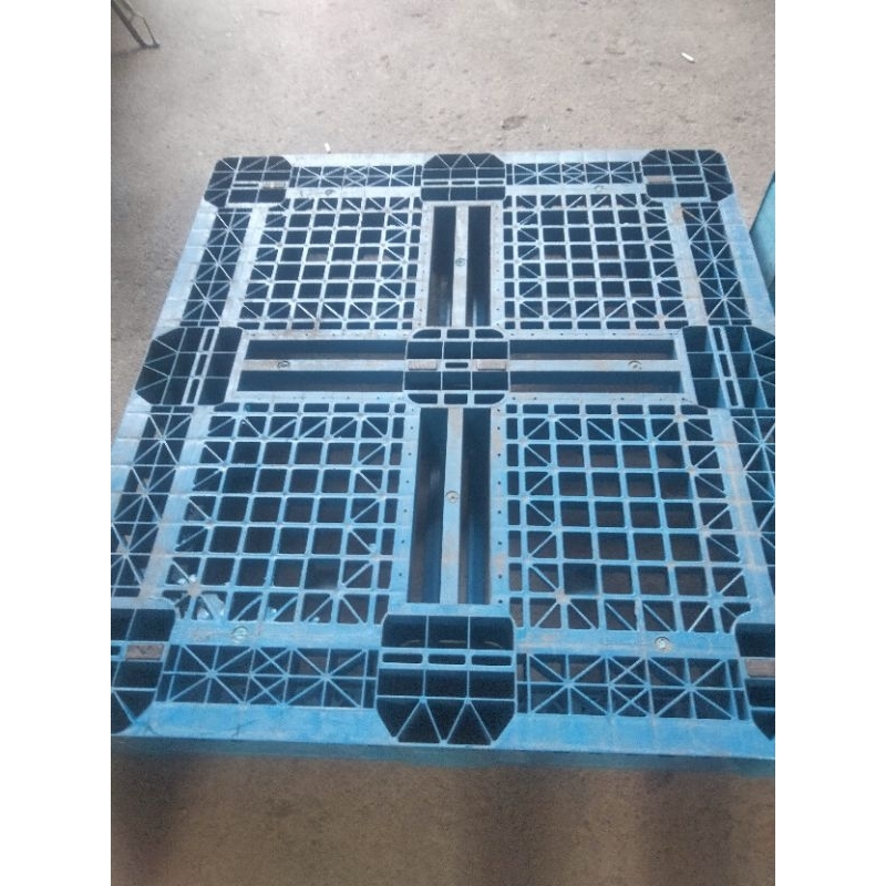 

Palet Plastik Bekas