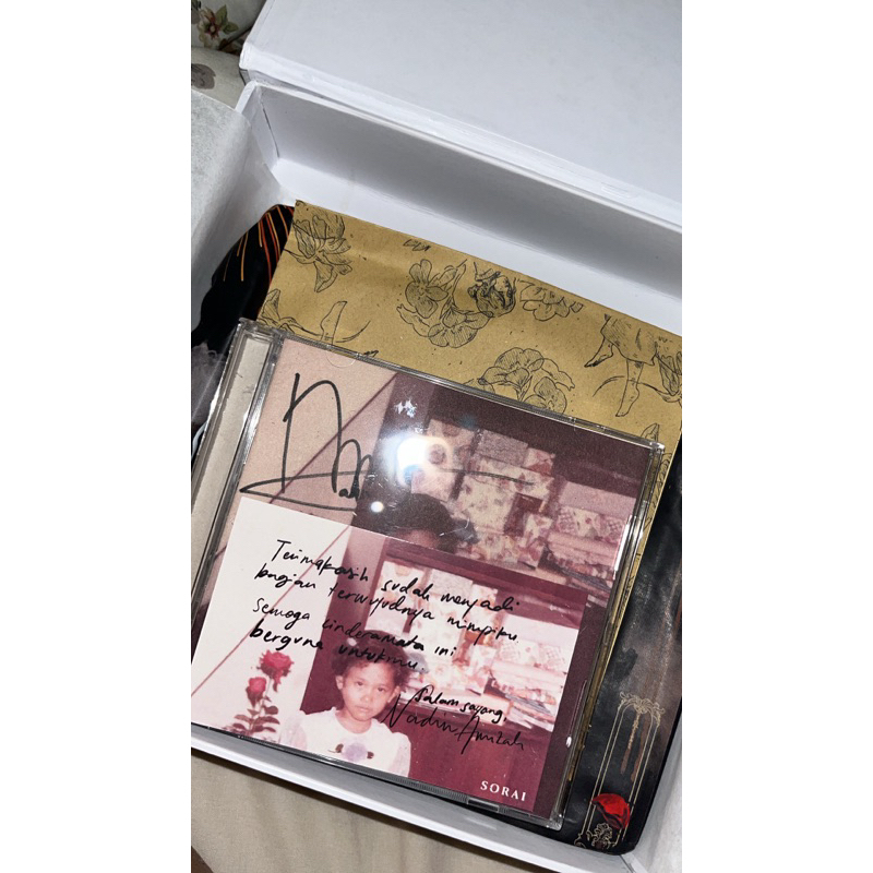 [ON HOLD] merch nadin amizah