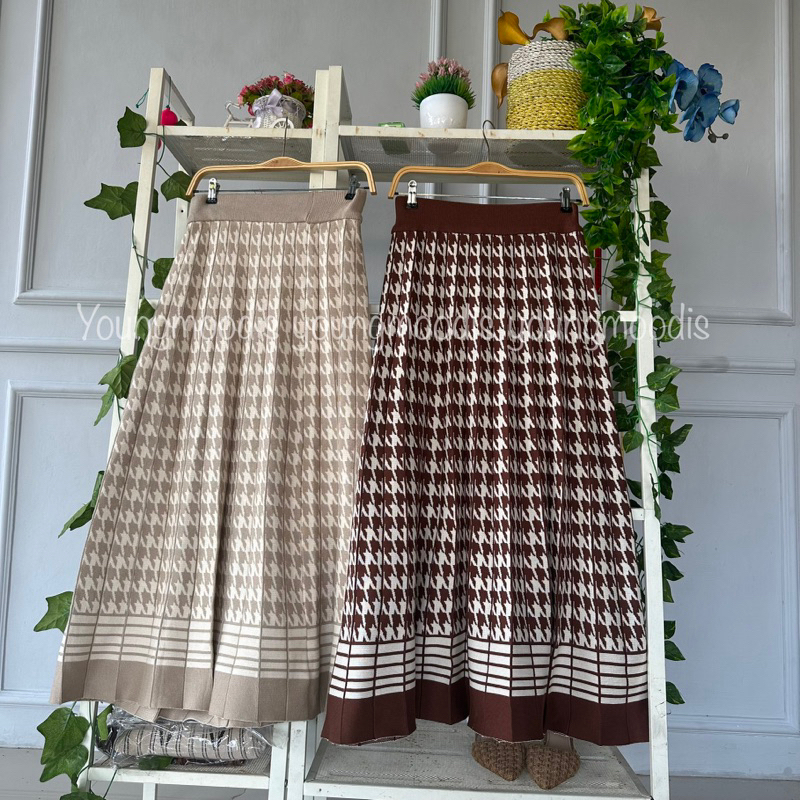 Youngmoodis Cello knit skirt rok rajut motif