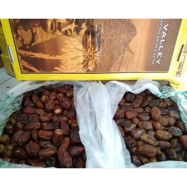 

Kurma Mesir 1kg barari golden valley