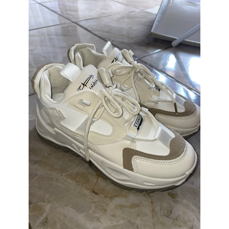 PVN Jungkook Sepatu Sneakers Wanita Sport Shoes Krem