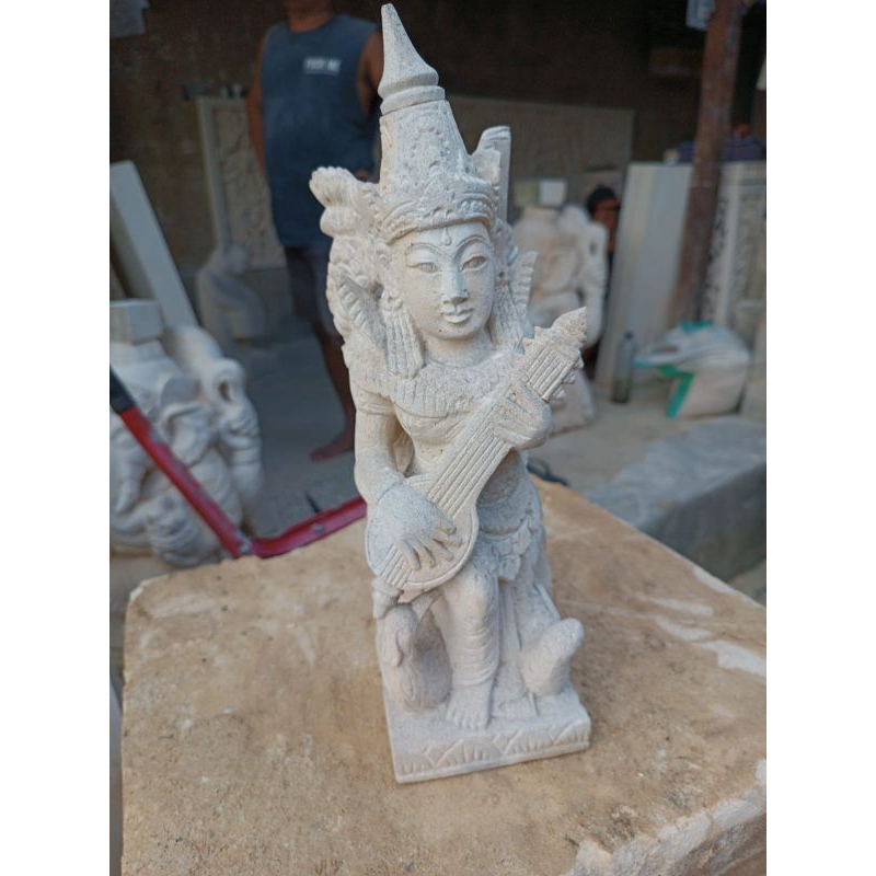 patung Dewi Saraswati batu putih 34cm
