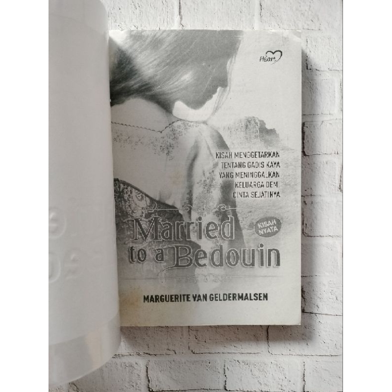 buku bacaan true story married to a bedouin