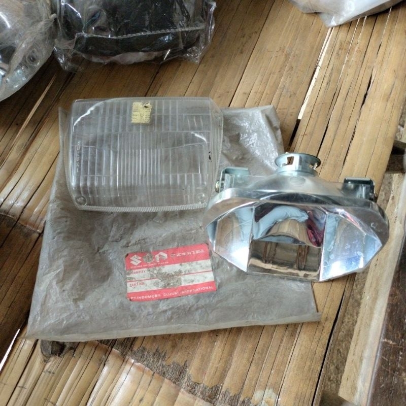 reflektor lampu suzuki crystal 110 original set reflektor dan mika