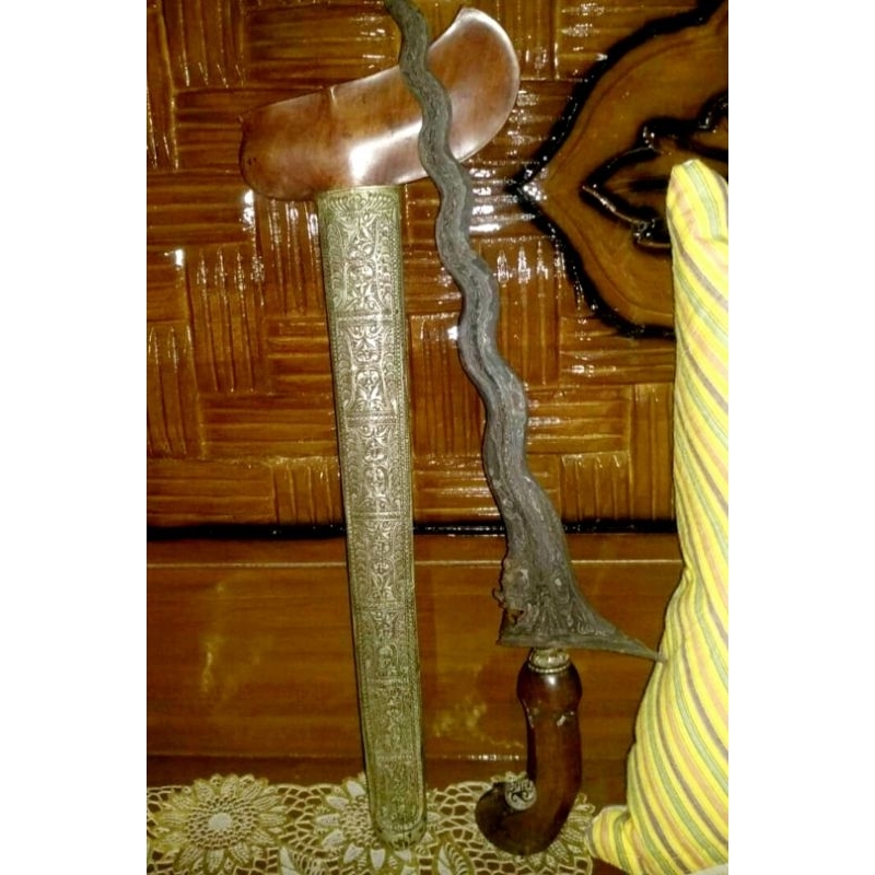 keris nogo siluman luk 13 kartosuro