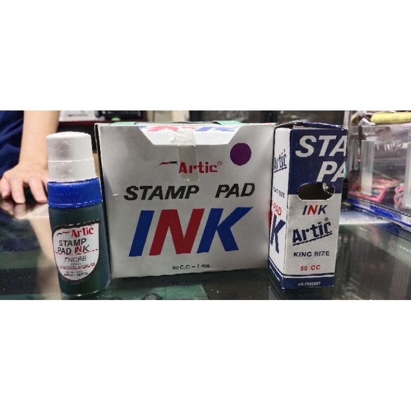 

Tinta Stampel Artic 50cc untuk bantal stampel ( warna ungu, merah, biru, hitam)