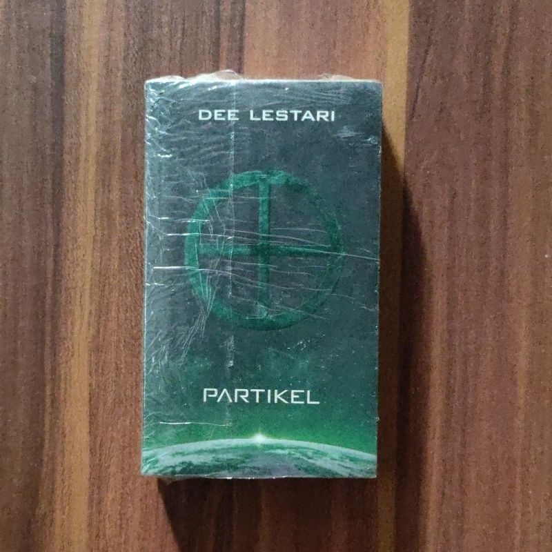 Partikel (Supernova) - Dee Lestari