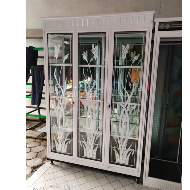 Lemari Barang Hias Aluminium