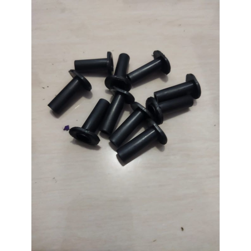 BUSSING PLASTIK PENYAMBUNG STALL BESI UNTUK TROPHY