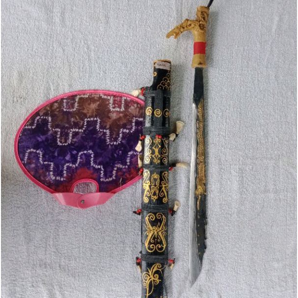 MANDAU GIGI UKIR MOTIF NAGA TIMBUL KHAS DAYAK KALIMANTAN (BONUS KIPAS)