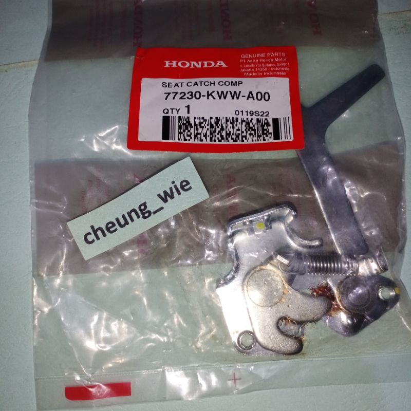 77230KWWA00 Kunci jok/ capit stut sadel honda absolute revo 110 2009-2010 ori honda genuine parts AH