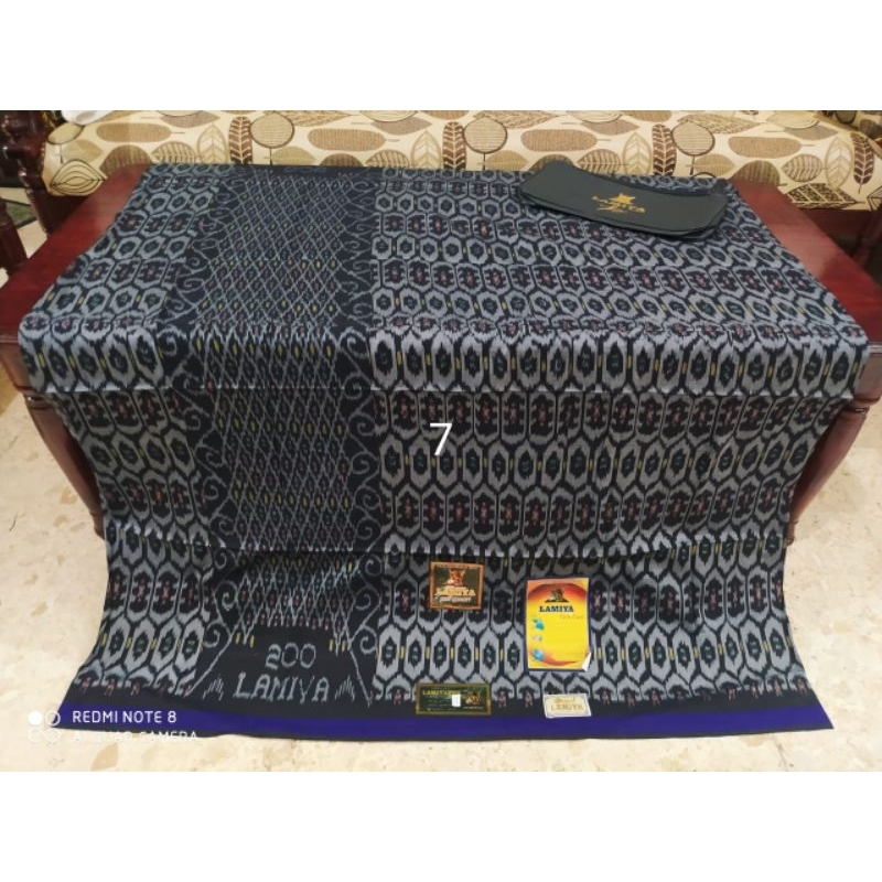 Sarung lamiya 200 mesres kawung tenun jahit tengah dompet