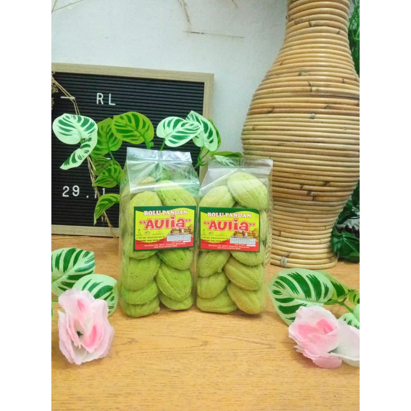 

KUE BOLU KERING RASA SUSU, TAPE, PANDAN tahan 4 bulan. exp aman karena kue tiap hari produksi jadi selalu fres