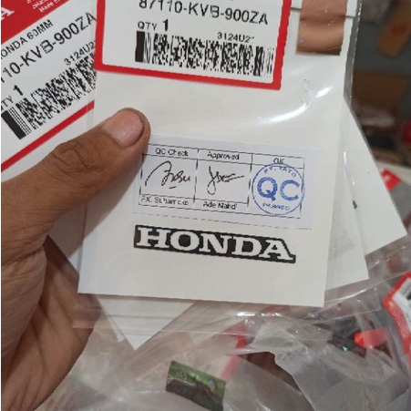 

Mark stiker sticker tulisan HONDA 60mm label New Beat FI ESP POP vario supra bisa semua HONDA ORI AHM 87110-KVB-900ZA