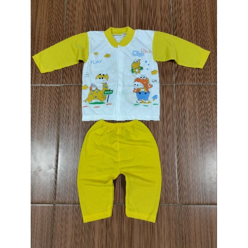 Setelan Baju Bayi Piyama Bayi Lengan Panjang Kancing Depan Motif Dino Usia 0-12 Bulan