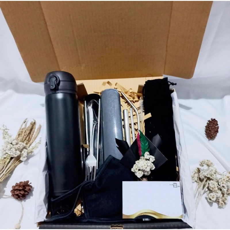 

Hampers Bisa Custome! / Seminar Kit / Hampers Cowo / Hampers cewe / Hampers Hitam / Souvenir Perusahaan / Hampers Corporate / Souvenir Ulang Tahun / Kado Wisuda / Souvenir Kantor / Souvenir Graduation / Hampers Lebaran / Promosi / Alat Kantor
