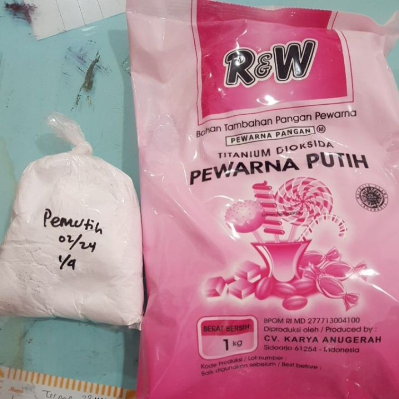 

pewarna putih pada makanan, repack 250gr merk R&w pemutih exp 05.2025