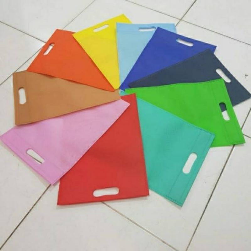 

(KODI 20pcs) Goodiebag oval 25x35 - tas oval-tas plong