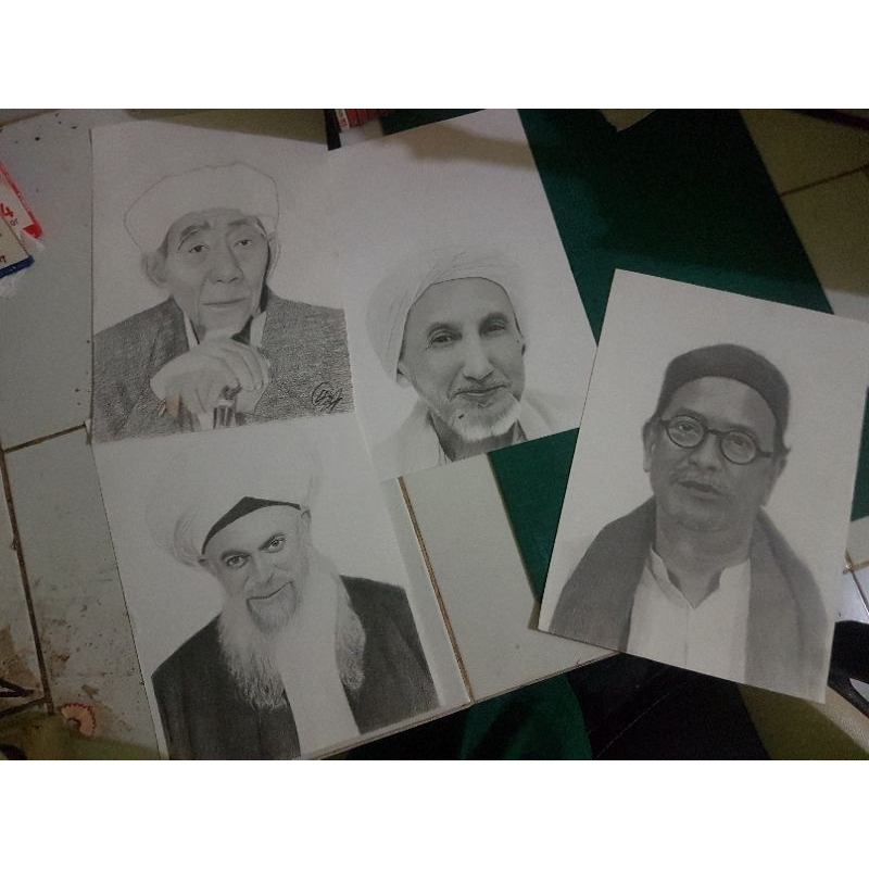 lukisan wajah hitam putih handmade