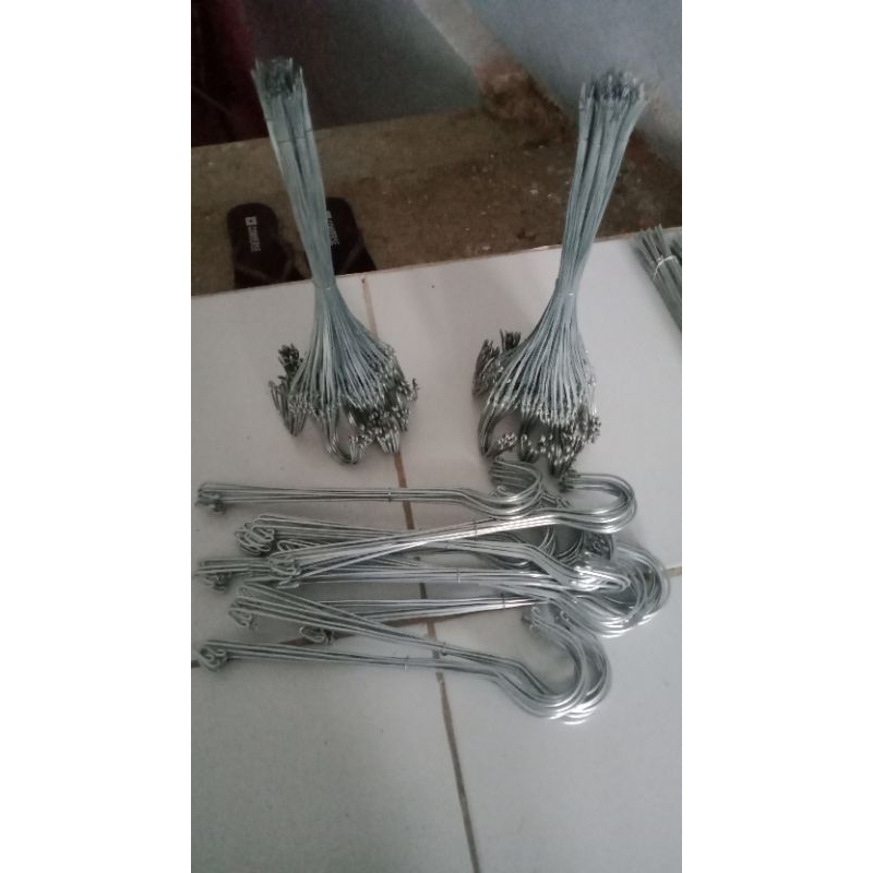 KAWAT GANTUNGAN POT BUNGA