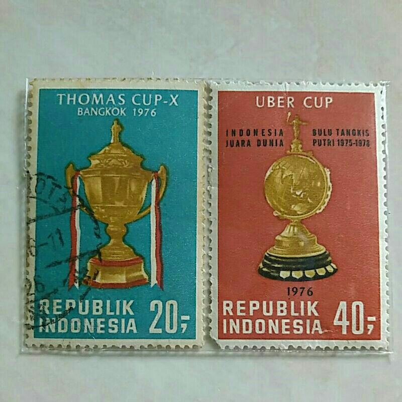 (AC) Perangko Indonesia 1976 Indonesia Juara Dunia Bulu Tangkis Putra - Putri Set 2pcs Used